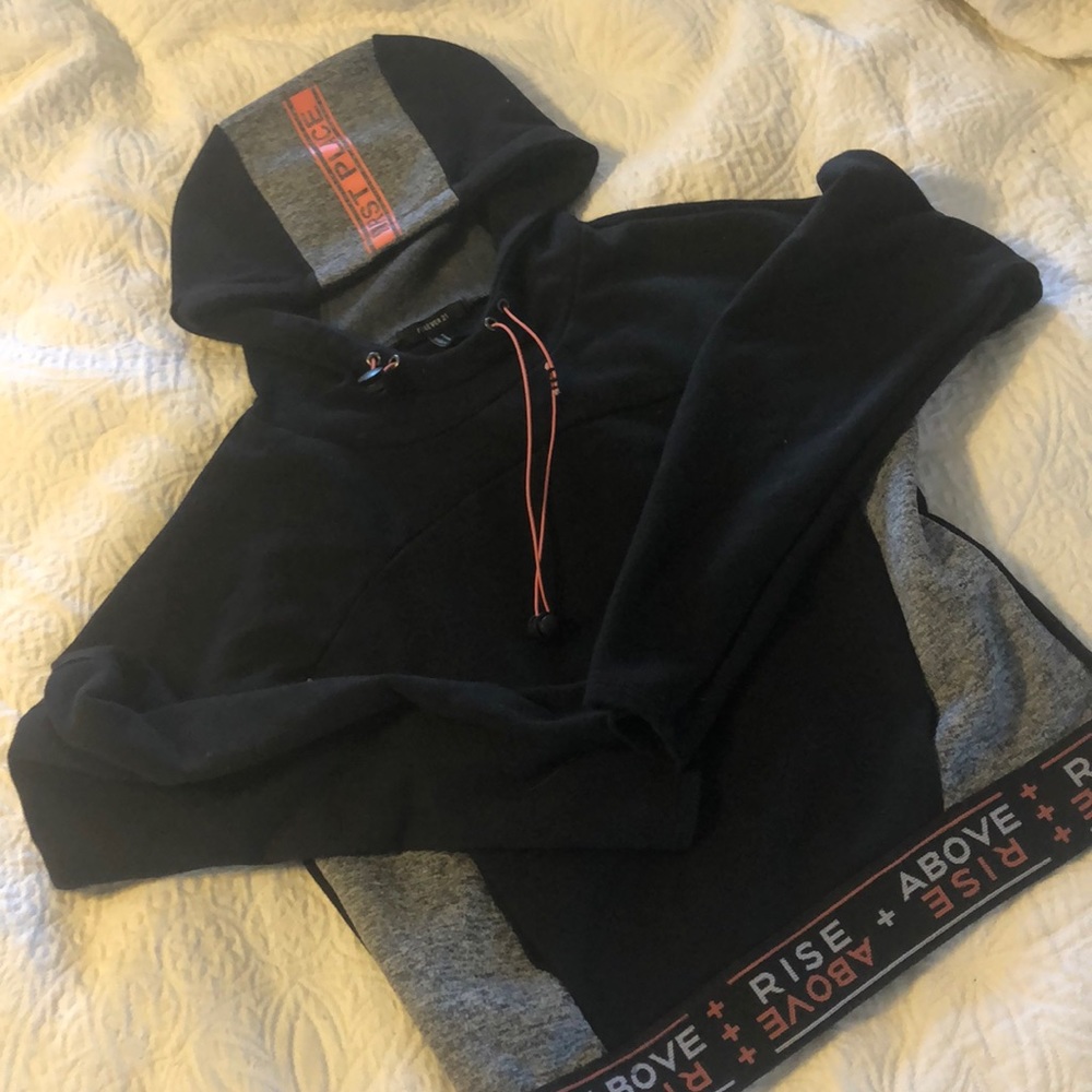 Cropped sweatshirt